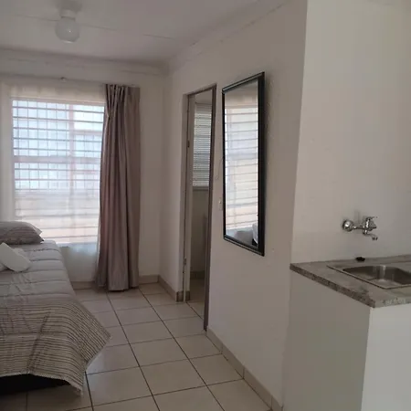 Baksman'S Retreat Apartment Soweto Exterior photo